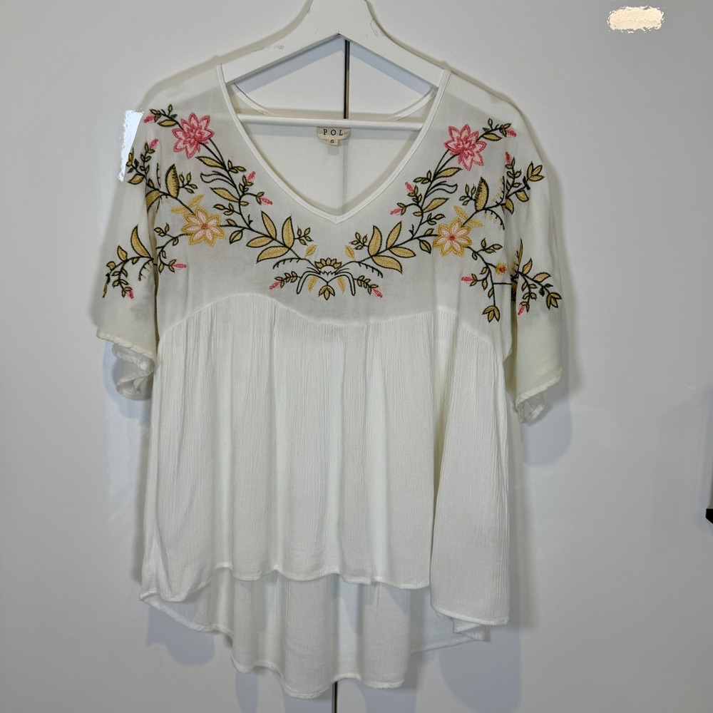 Women's v-neck babydoll top, floral embroidery short sleeves Boho Size S